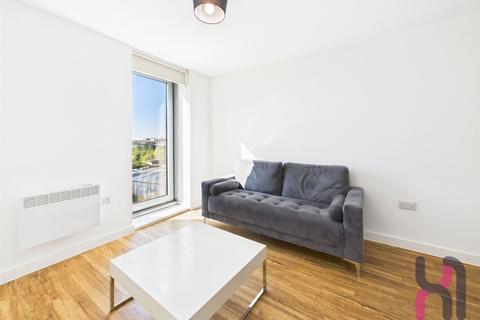 3 bedroom flat to rent, Media City, Michigan Point Tower B, 11 Michigan Avenue, Salford, M50