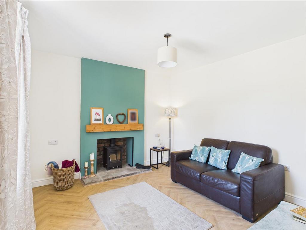 Sitting room/ bedroom 4
