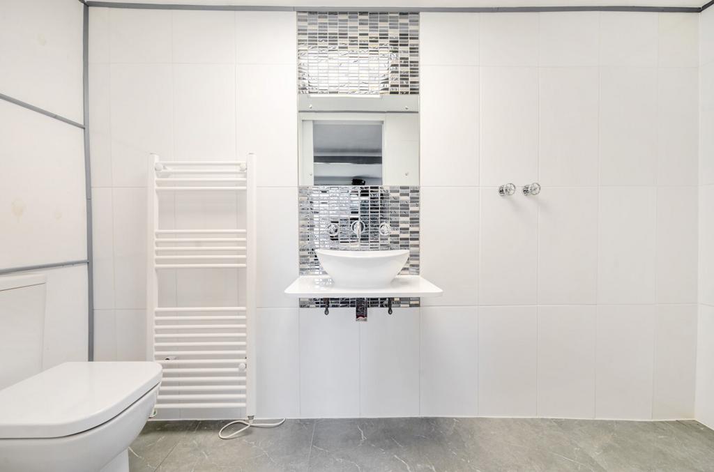 1349019-9-68baa69...