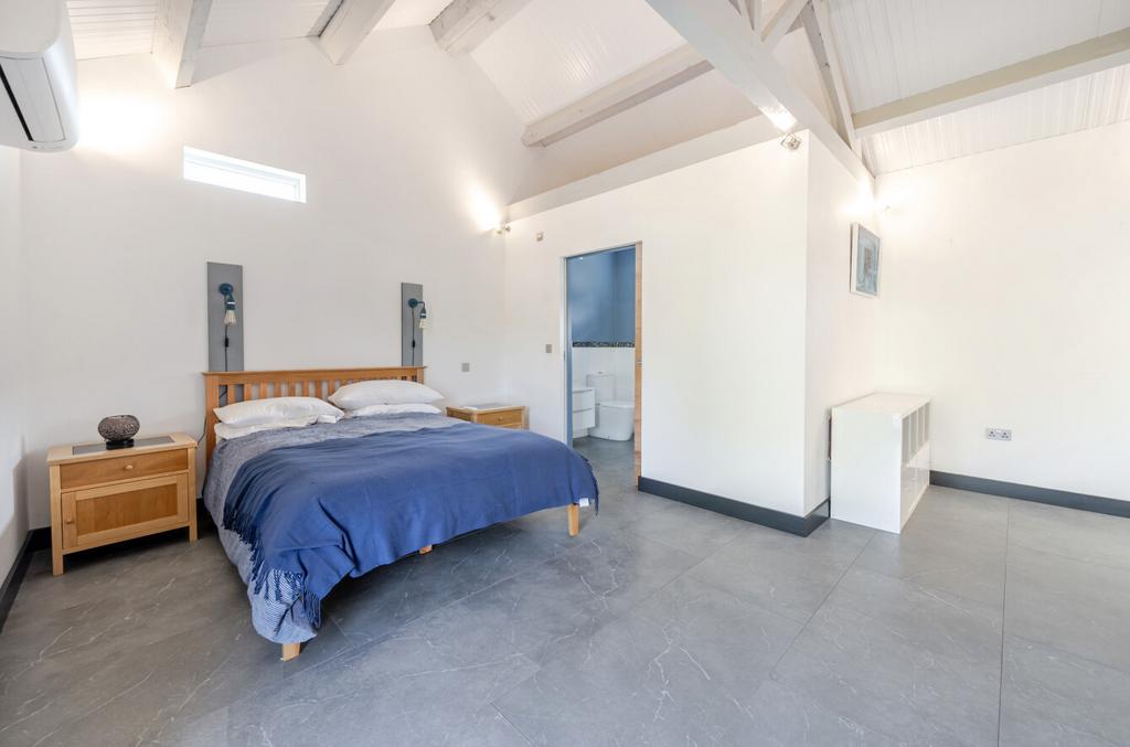 1349019-22-68baa8...