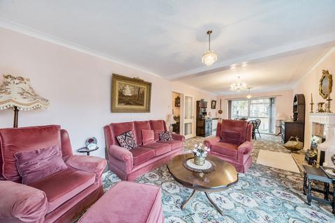 3 bedroom flat for sale, Rutland Drive, Howard Court, HG1