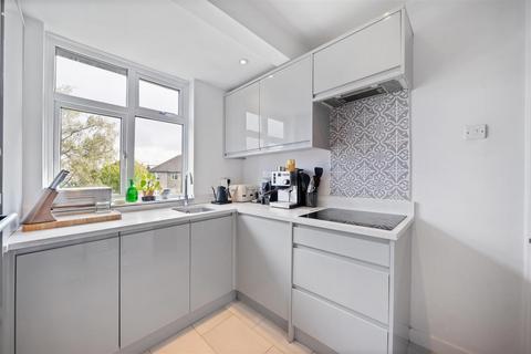 51 Abbott Avenue, London, SW20 8SG