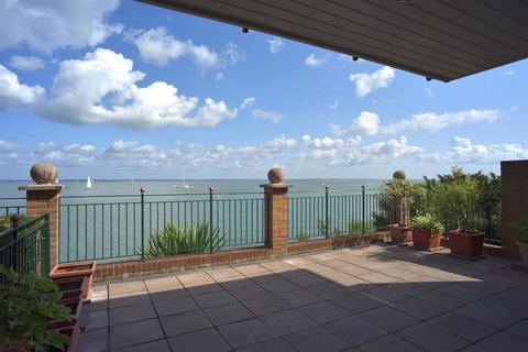 undefined, Queens Road, Cowes PO31