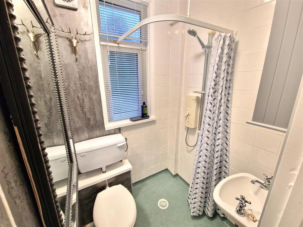 Shower Room.jpg