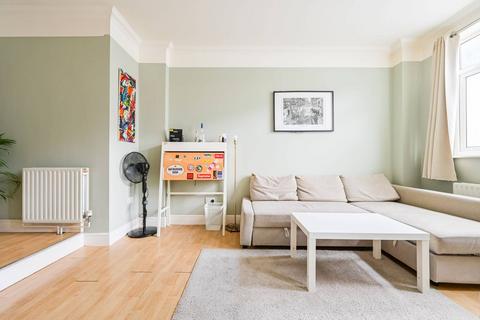 1 bedroom flat for sale, Wightman Road, Harringay, London, N4
