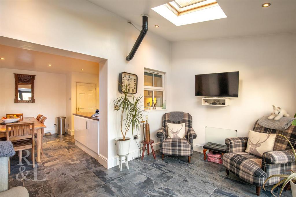 20 Kensington Drive (10).jpg