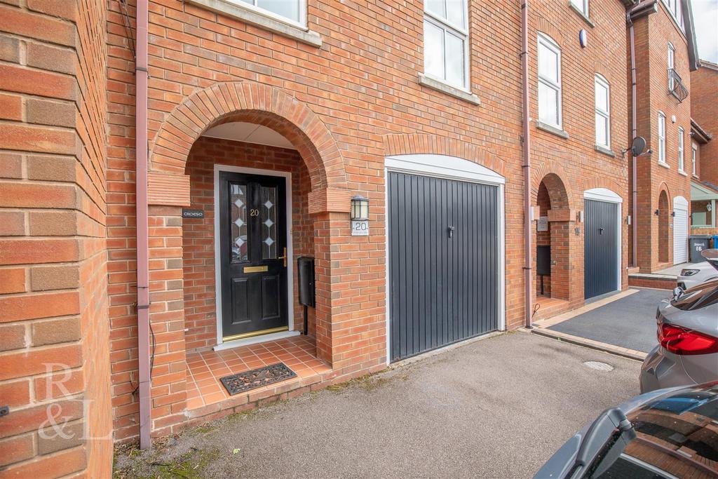 20 Kensington Drive (13).jpg