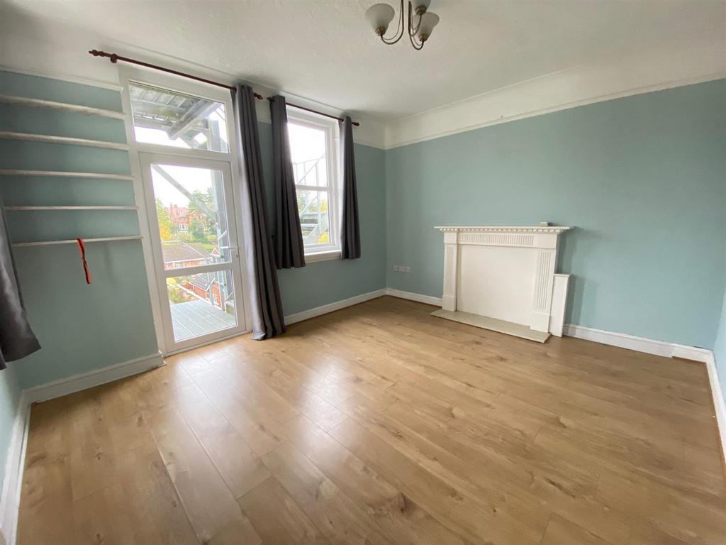 Living Room.jpg