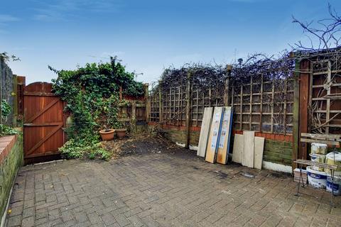 undefined, Wellington Terrace, Wapping, London, E1W