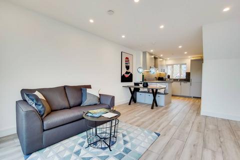 undefined, Wellington Terrace, Wapping, London, E1W