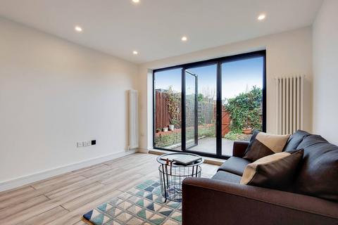 undefined, Wellington Terrace, Wapping, London, E1W