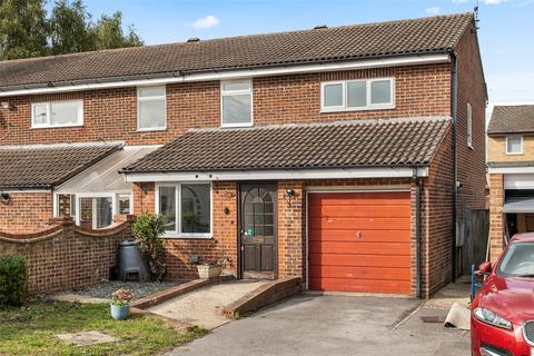 3 bedroom semi-detached house for sale, Avocet Crescent, Sandhurst GU47