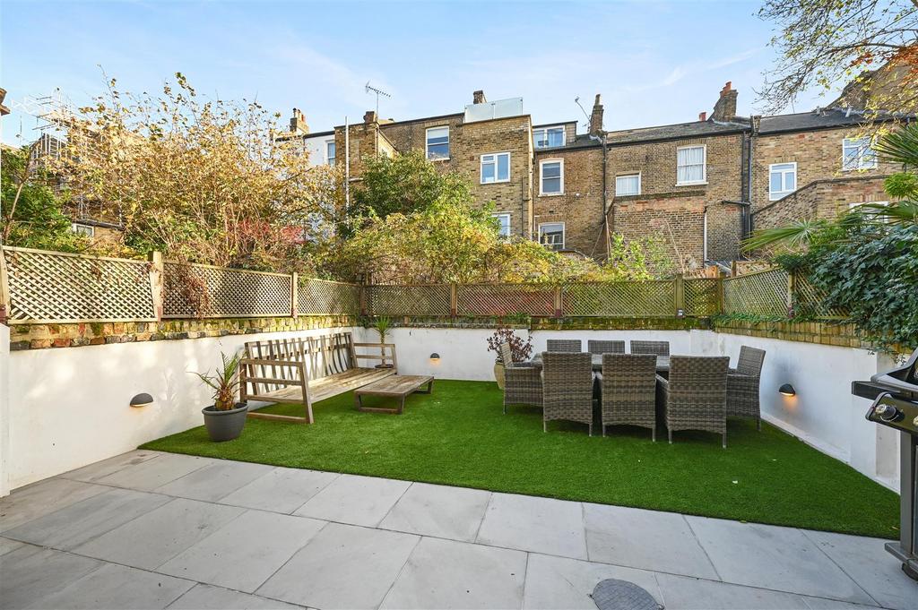 Godolphin Road - Garden1 (1).JPG