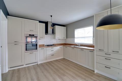 4 bedroom detached house for sale, NEVINSON WAY, WATERLOOVILLE