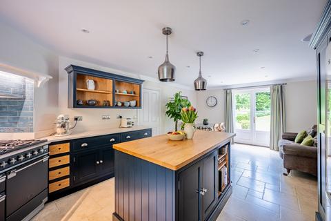 5 bedroom detached house for sale, Southampton Road, Alderbury, Salisbury, Wiltshire