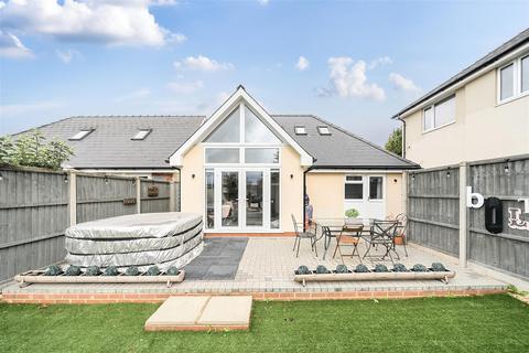 2 bedroom detached bungalow for sale, Grafton Lane, Grafton