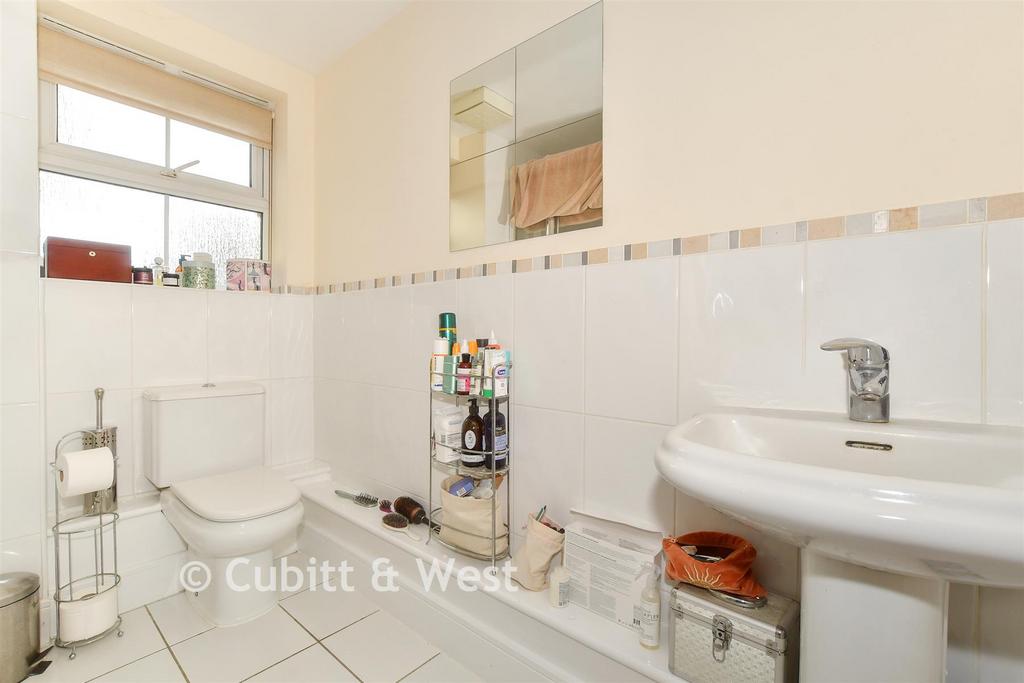 En-Suite Bathroom