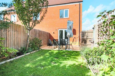 3 bedroom end of terrace house for sale, Allen Aldridge Grove, Colchester, CO3