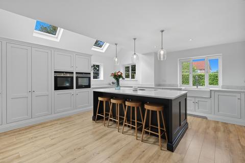 5 bedroom detached house for sale, Five double bedroom detached house, Messing