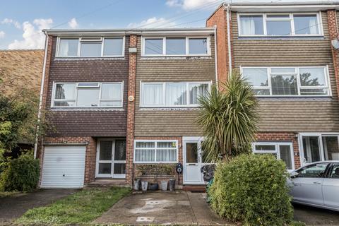 Sheep Walk, Shepperton, TW17