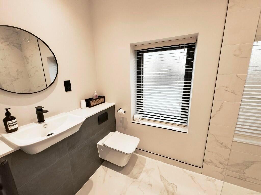 En Suite 2