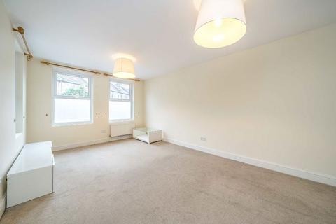 2 bedroom flat for sale, Cavendish Road, London SW12