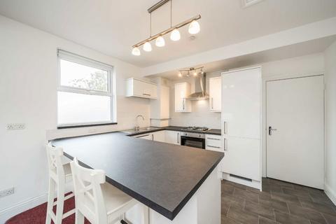 1 bedroom flat for sale, Cavendish Road, London SW12