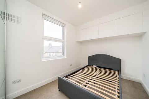 1 bedroom flat for sale, Cavendish Road, London SW12