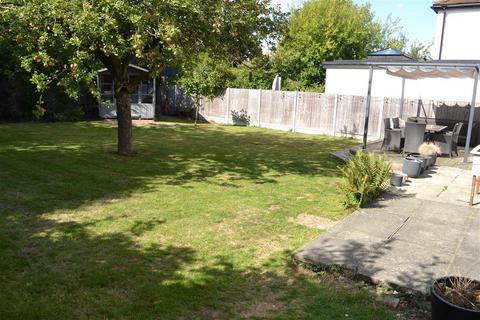 4 bedroom detached house for sale, Longstomps Avenue, Chelmsford