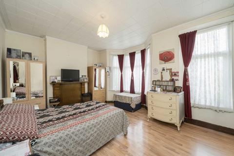 undefined, Petersfield Road, London W3