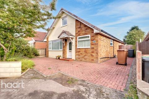 3 bedroom detached bungalow for sale, Broadwood Close, Norwich