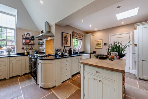 4 bedroom house for sale, Weydown Road, Haslemere, Surrey