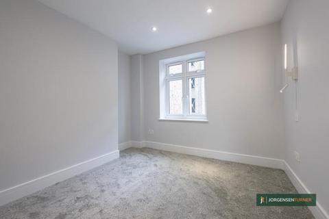 1 bedroom flat to rent, Glengall Road, London
