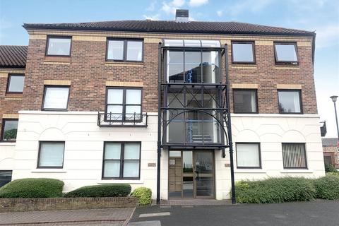 2 bedroom flat to rent, Postern Close, York, North Yorkshire