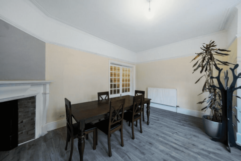 undefined, Belmont Hill, London, SE13