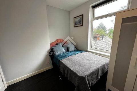 undefined, *ROOM AVAILABLE *Room 2, 77 Newcastle Avenue Worksop