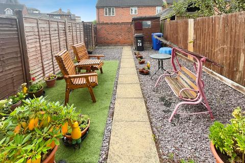 4 bedroom townhouse for sale, Evershed Way, Burton-on-Trent, DE14