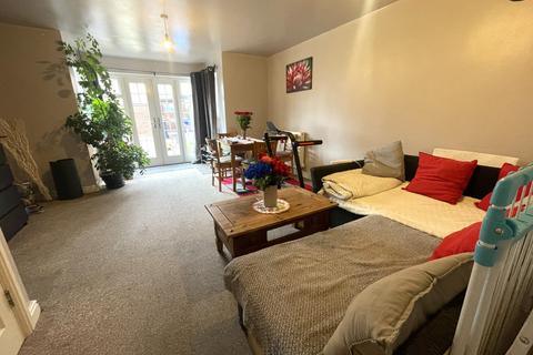 4 bedroom townhouse for sale, Evershed Way, Burton-on-Trent, DE14