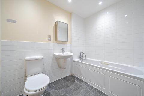 2 bedroom flat for sale, Rope Quays, Hampshire PO12