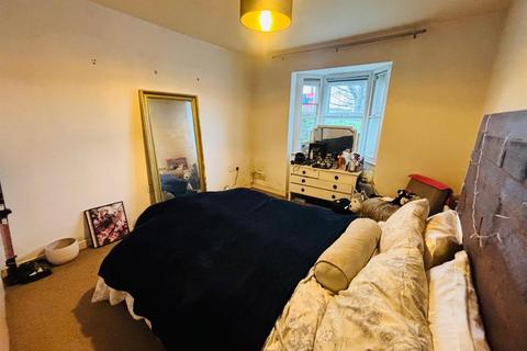 1 bedroom flat for sale, Whitehall Croft, Leeds