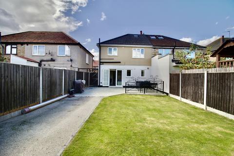 3 bedroom end of terrace house for sale, Waverley Crescent, Romford RM3