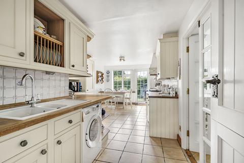 2 bedroom detached house for sale, South Leatherhead