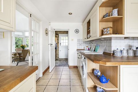 2 bedroom detached house for sale, South Leatherhead