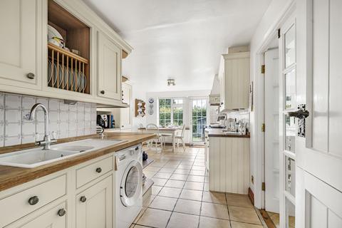 Gable Cottage Downs Lane, Leatherhead, KT22 8JJ