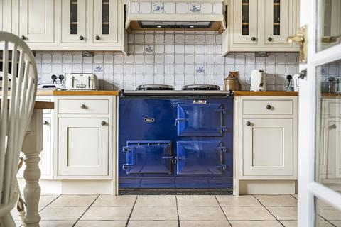 Gable Cottage Downs Lane, Leatherhead, KT22 8JJ
