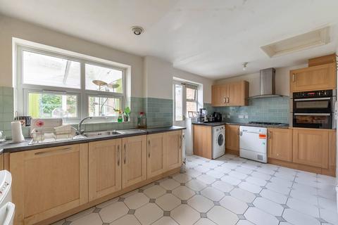 Glendevon Close, Edgware, HA8
