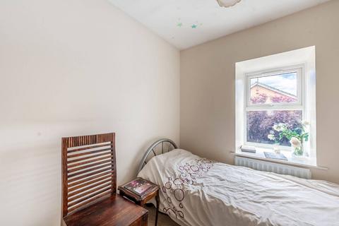 Glendevon Close, Edgware, HA8