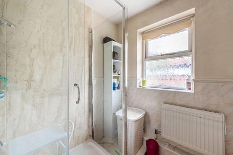 4 Glendevon Close, Edgware, HA8 8RG