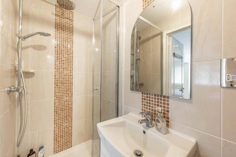 4 Glendevon Close, Edgware, HA8 8RG