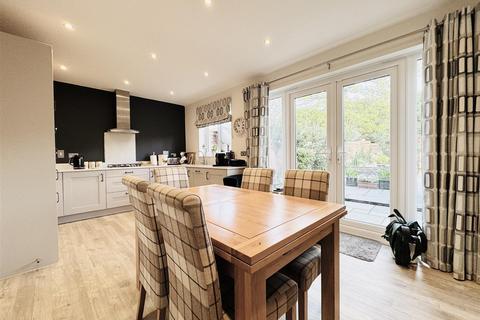4 bedroom detached house for sale, Heritage Court, Scissett, HD8 9WN